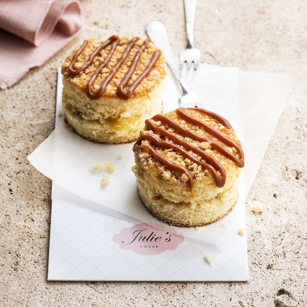 Apple caramel cake 