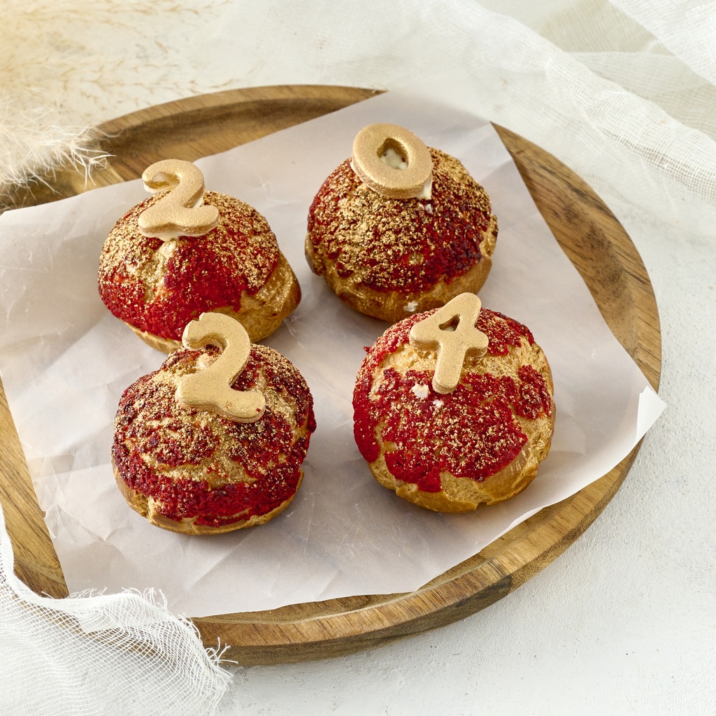 New Year profiteroles